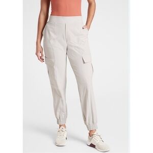 Athleta Chelsea utility joggers casual beige off white  size 0